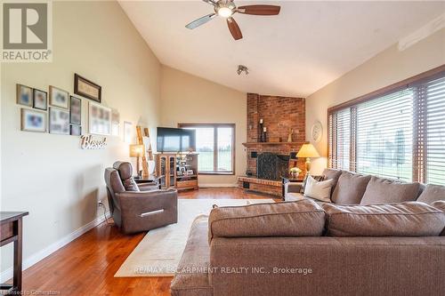 6166 Sinclairville Road, Hamilton, ON - Indoor Photo Showing Living Room With Fireplace