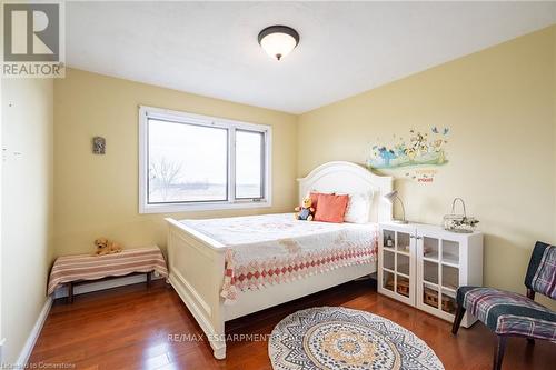 6166 Sinclairville Road, Hamilton, ON - Indoor Photo Showing Bedroom