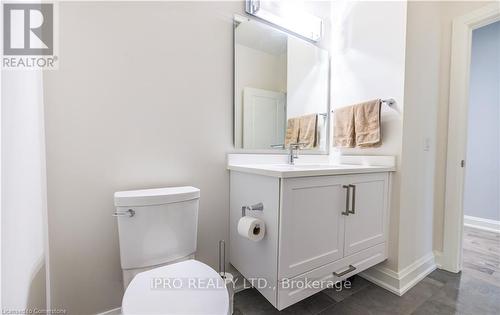 18 - 9245 Shoveller Avenue, Niagara Falls, ON - Indoor Photo Showing Bathroom