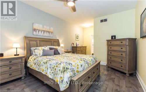 18 - 9245 Shoveller Avenue, Niagara Falls, ON - Indoor Photo Showing Bedroom