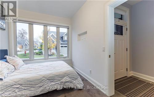 18 - 9245 Shoveller Avenue, Niagara Falls, ON - Indoor Photo Showing Bedroom