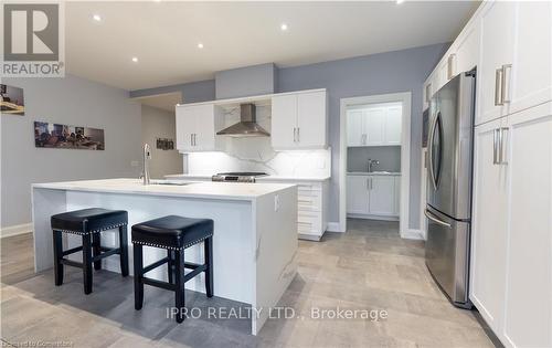 18 - 9245 Shoveller Avenue, Niagara Falls, ON - Indoor Photo Showing Kitchen