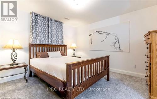 18 - 9245 Shoveller Avenue, Niagara Falls, ON - Indoor Photo Showing Bedroom