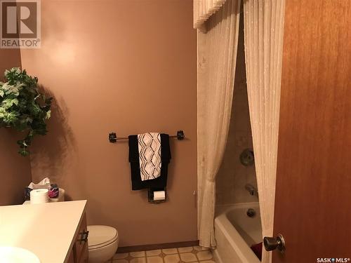 7627 Discovery Road, Regina, SK - Indoor Photo Showing Bathroom