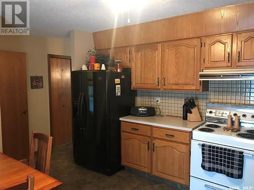 7627 Discovery Road, Regina, SK - Indoor Photo Showing Kitchen