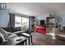 3078 Springfield Road, Kelowna, BC  - Indoor Photo Showing Living Room 