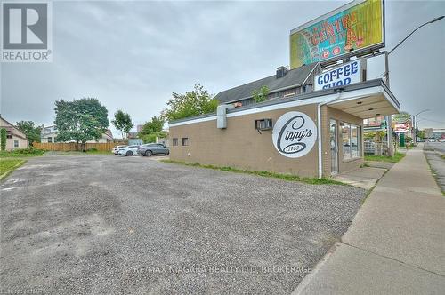 5784 Stanley Avenue, Niagara Falls (215 - Hospital), ON 