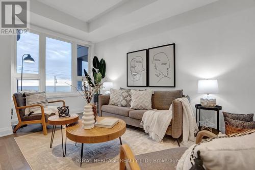 683 Port Darlington Road, Clarington, ON - Indoor Photo Showing Living Room