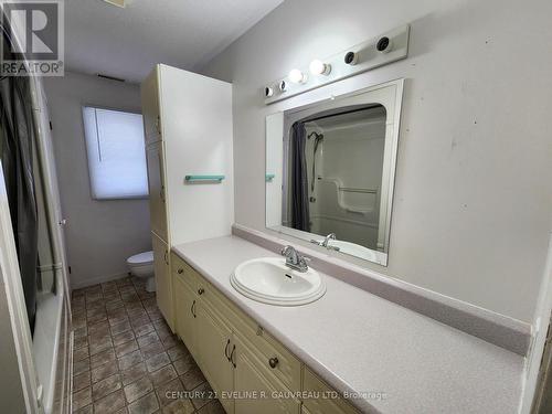 41 Sixth Street, Armstrong (Earlton), ON - Indoor Photo Showing Bathroom