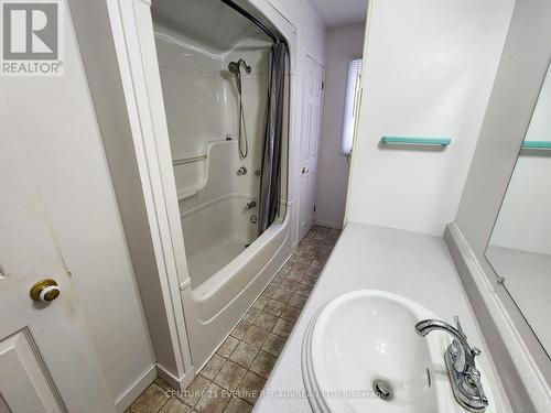 41 Sixth Street, Armstrong (Earlton), ON - Indoor Photo Showing Bathroom