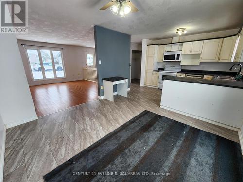 41 Sixth Street, Armstrong (Earlton), ON - Indoor Photo Showing Kitchen