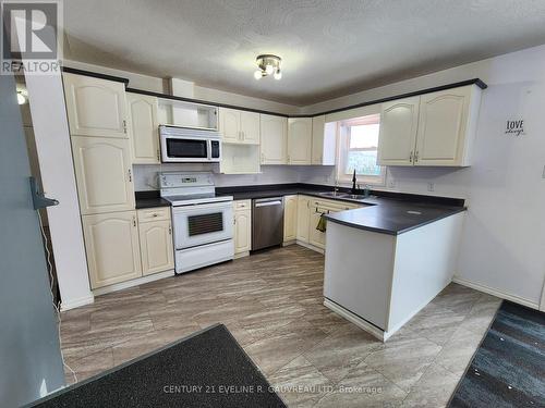 41 Sixth Street, Armstrong (Earlton), ON - Indoor Photo Showing Kitchen