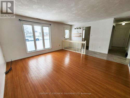 41 Sixth Street, Armstrong (Earlton), ON - Indoor Photo Showing Other Room