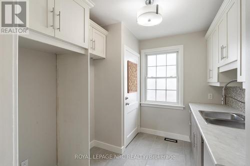 75 Argyle Crescent, St. Catharines (450 - E. Chester), ON - Indoor Photo Showing Kitchen With Double Sink