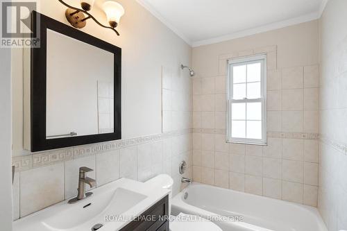 75 Argyle Crescent, St. Catharines (450 - E. Chester), ON - Indoor Photo Showing Bathroom