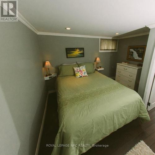 75 Argyle Crescent, St. Catharines (450 - E. Chester), ON - Indoor Photo Showing Bedroom