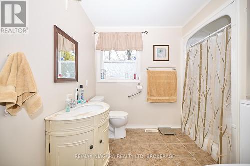 3181 Poplar Avenue, Fort Erie (335 - Ridgeway), ON - Indoor Photo Showing Bathroom