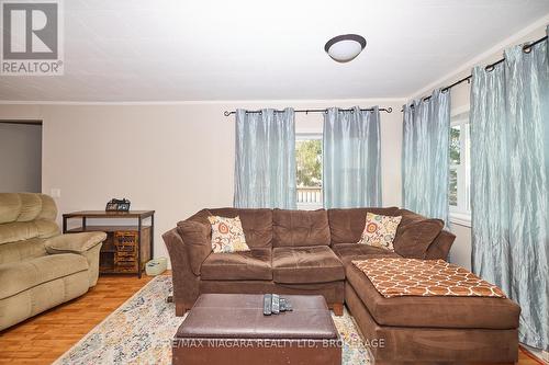 3181 Poplar Avenue, Fort Erie (335 - Ridgeway), ON - Indoor Photo Showing Living Room