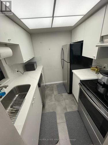 136 - 8351 Mclaughlin Road, Brampton, ON - Indoor Photo Showing Kitchen