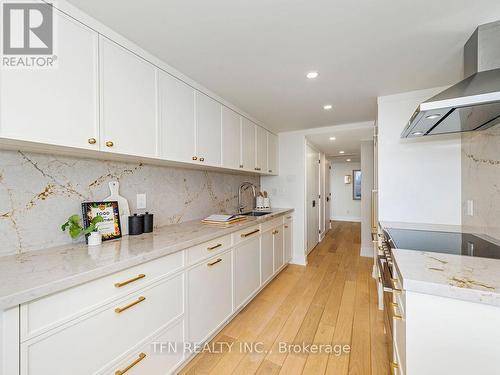 1701 - 63 St Clair Avenue W, Toronto, ON - Indoor Photo Showing Kitchen