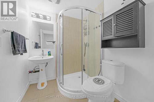 17 Pebblewood Avenue, Toronto, ON - Indoor Photo Showing Bathroom