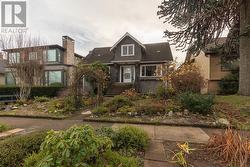 4638 W 11TH AVENUE  Vancouver, BC V6R 2M7