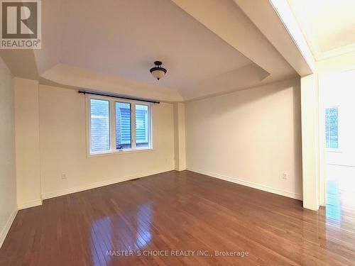 41 Grand Oak Drive, Richmond Hill, ON - Indoor Photo Showing Other Room