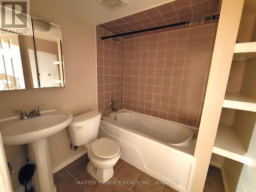 41 Grand Oak Drive, Richmond Hill, ON - Indoor Photo Showing Bathroom