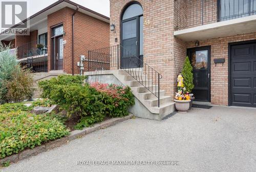 44 Flagstick Court, Toronto, ON - Outdoor