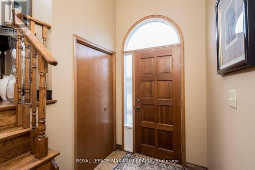 44 Flagstick Court, Toronto, ON - Indoor Photo Showing Other Room