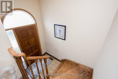 44 Flagstick Court, Toronto, ON - Indoor Photo Showing Other Room