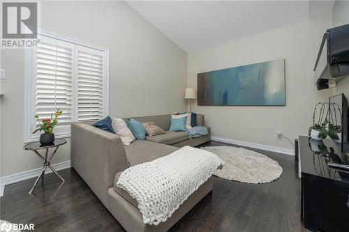 13 Beacon Hill Drive, Brampton, ON - Indoor Photo Showing Living Room