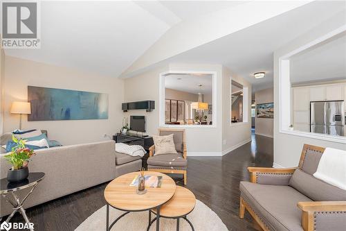 13 Beacon Hill Drive, Brampton, ON - Indoor Photo Showing Living Room