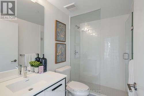 411 - 185 Deerfield Road, Newmarket, ON - Indoor Photo Showing Bathroom