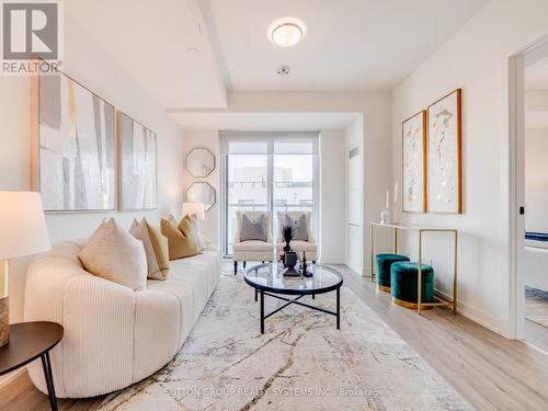 413 - 345 Wheat Boom Drive, Oakville, ON - Indoor Photo Showing Living Room