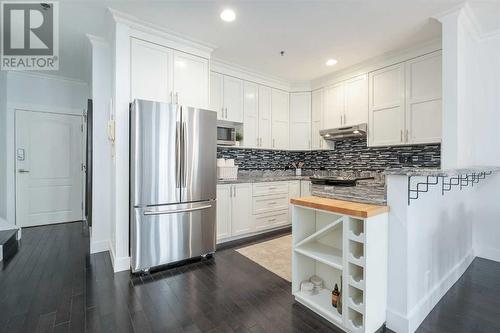 304, 916 19 Avenue Sw, Calgary, AB - Indoor Photo Showing Kitchen With Stainless Steel Kitchen With Upgraded Kitchen