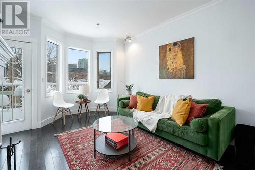 304, 916 19 Avenue Sw, Calgary, AB - Indoor Photo Showing Living Room