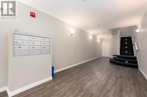 304, 916 19 Avenue Sw, Calgary, AB - Indoor Photo Showing Other Room