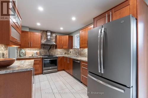 15 Parkside Crescent, London, ON - Indoor Photo Showing Kitchen With Stainless Steel Kitchen