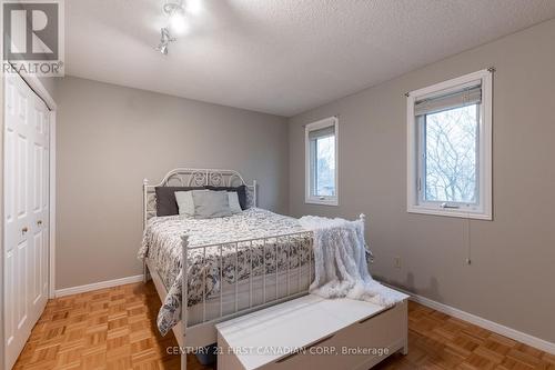 15 Parkside Crescent, London, ON - Indoor Photo Showing Bedroom