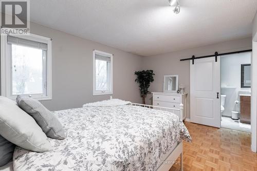 15 Parkside Crescent, London, ON - Indoor Photo Showing Bedroom