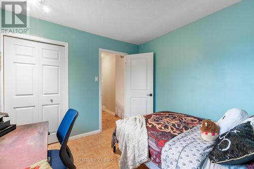 15 Parkside Crescent, London, ON - Indoor Photo Showing Bedroom