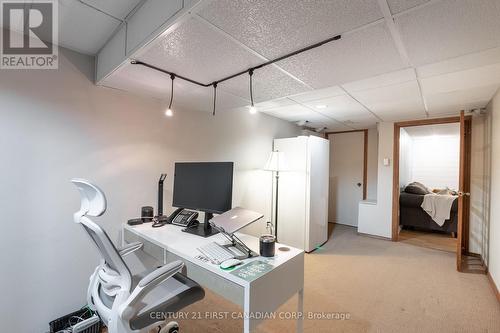 15 Parkside Crescent, London, ON - Indoor Photo Showing Office