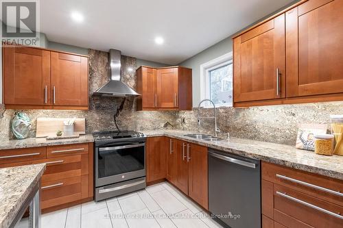 15 Parkside Crescent, London, ON - Indoor Photo Showing Kitchen With Double Sink