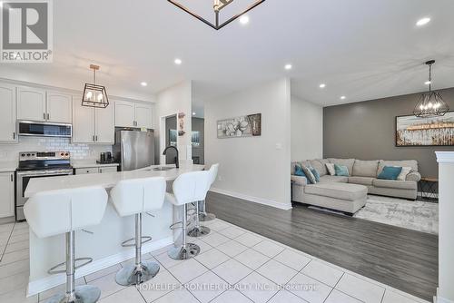 6 Raintree Crescent, Richmond Hill, ON - Indoor Photo Showing Kitchen With Stainless Steel Kitchen With Upgraded Kitchen