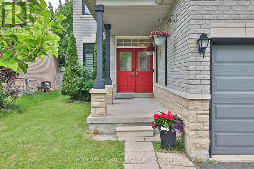 6 Raintree Crescent, Richmond Hill, ON - Outdoor