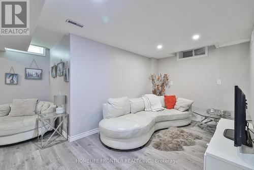 6 Raintree Crescent, Richmond Hill, ON - Indoor Photo Showing Other Room