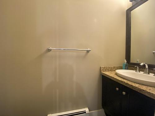 Main 7159 196 Street, Langley, BC - Indoor Photo Showing Bathroom