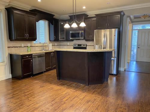 Main 7159 196 Street, Langley, BC - Indoor Photo Showing Kitchen With Upgraded Kitchen