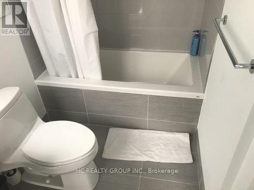 2301 - 28 Wellesley Street E, Toronto, ON - Indoor Photo Showing Bathroom